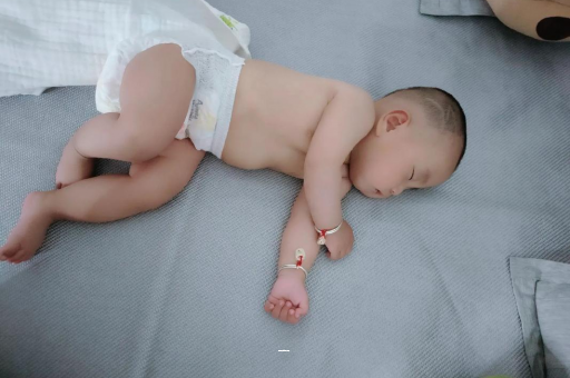 临沧宝宝脚心出汗怎么回事